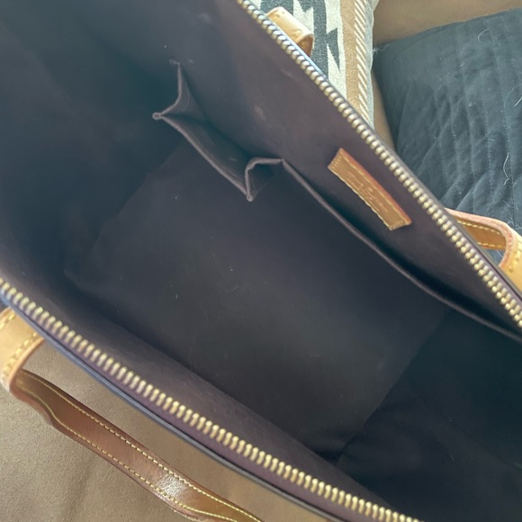 ⭐️ SOLD ⭐️ Louis Vuitton - Vernis Bellevue PM in Amarente - Picture 12 of 12